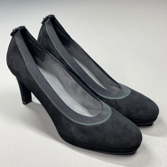 Stuart Weitzman Shoes - Stuart Weitzman Shoes Womens 7 black suede heels designer classic